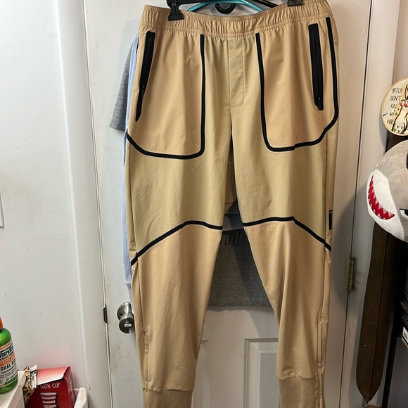 Under Armour stretch khaki pants size large - Picture 1 of 5